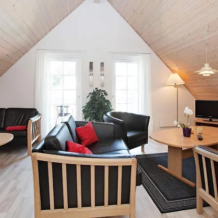 Holiday Lii Grasten